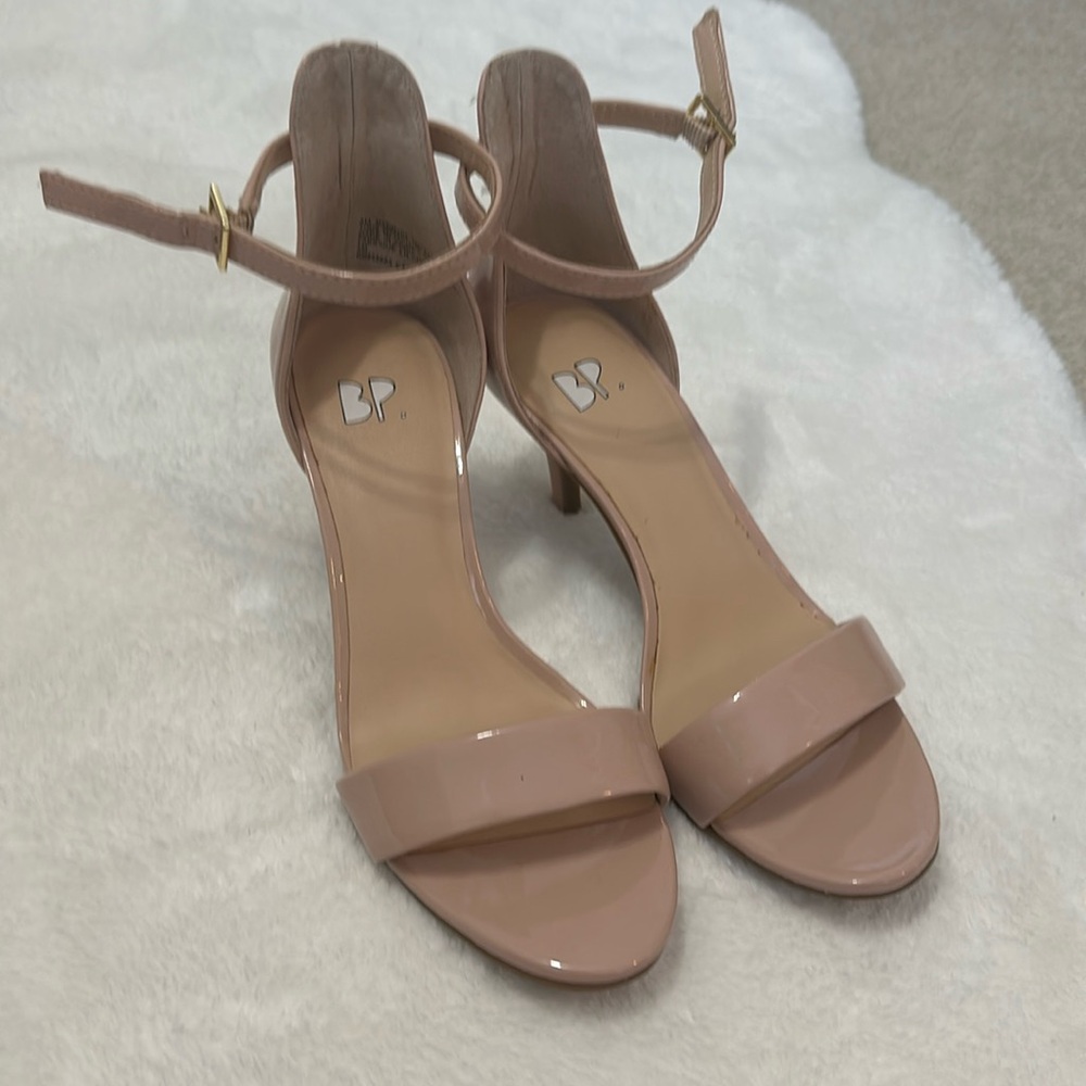 Size 5 BP heels, patent leather, blush color